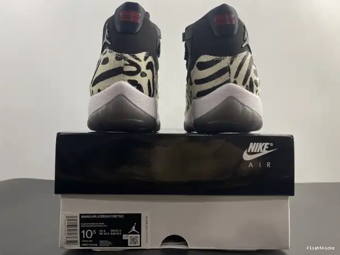 AIR INSTINCT 11 JORDAN ANIMAL AR0715-010 0704